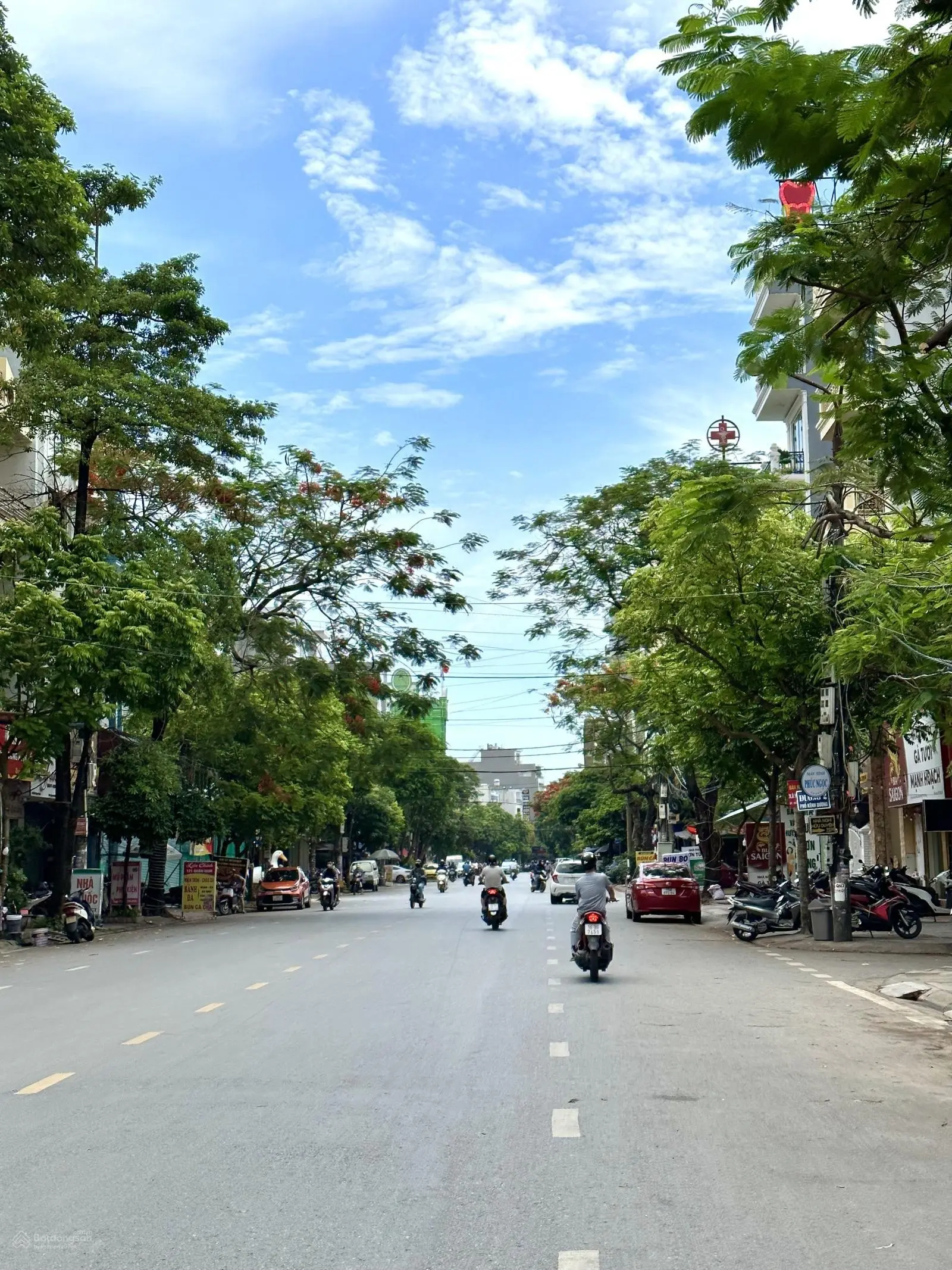 Bán nhà mặt đường Quán Nam, đang có hợp đồng cho thuê 20tr/tháng. Đầu tư là thắng lớn