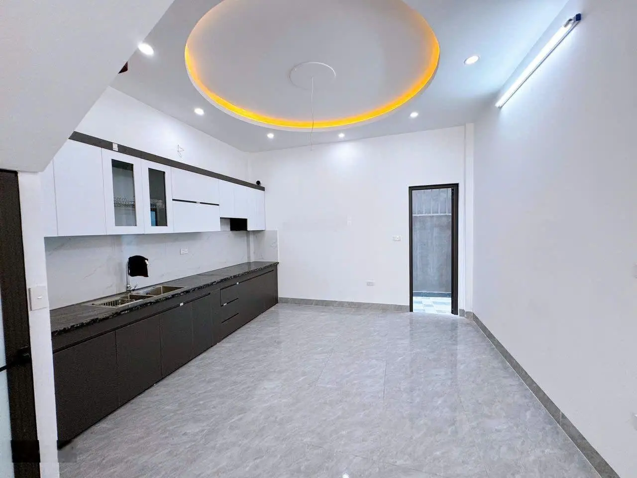 Bán nhà đơn lập 45m2x3T, ôtô đỗ, gần cầu Đông la, 7 phút ra Penika