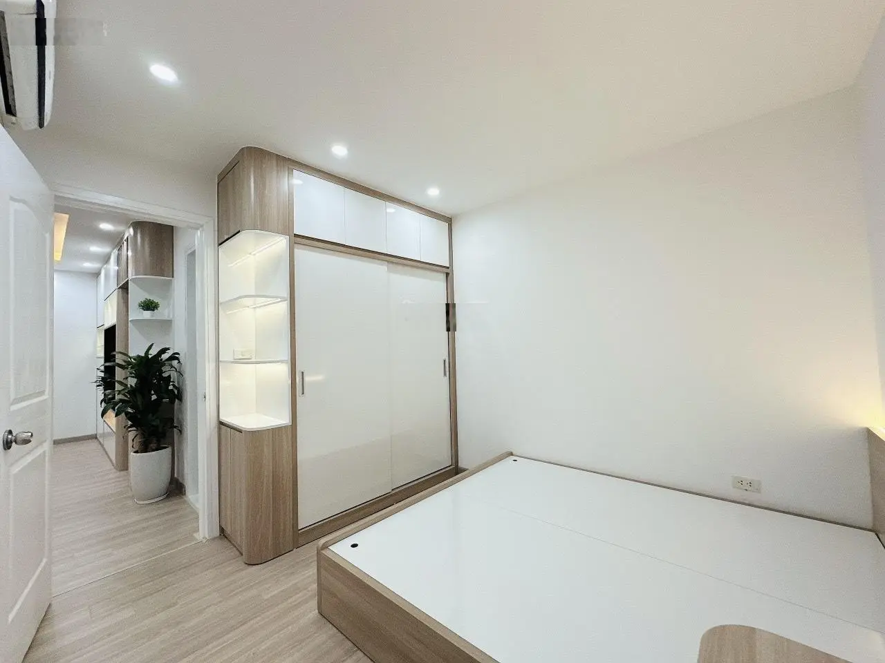 Em bán căn hộ hh2a Linh Đàm.Nội thất full mới. Diện tích 46m, 2pn, 1vs.