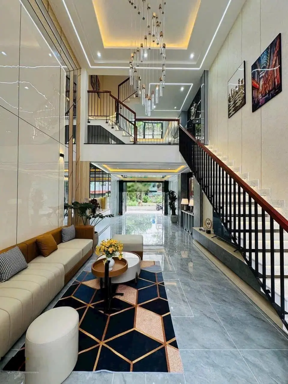 Tôi cần bán nhà đinh công tráng,quận 1-giá 3.4tỷ/82m2(5x16.4m). sổ sẵn. đang cho thuê 32 triệu