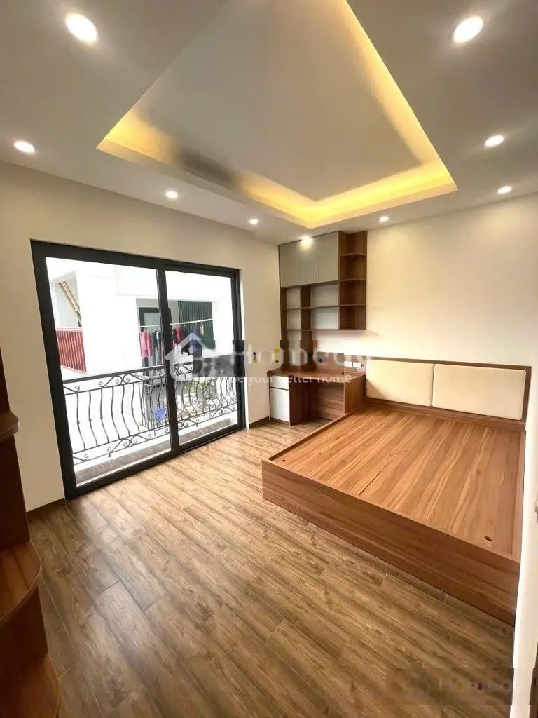Bán nhà Nam Từ Liêm, 42m2, 5 tầng mới full xịn sò, giá tốt hơn 6 tỷ