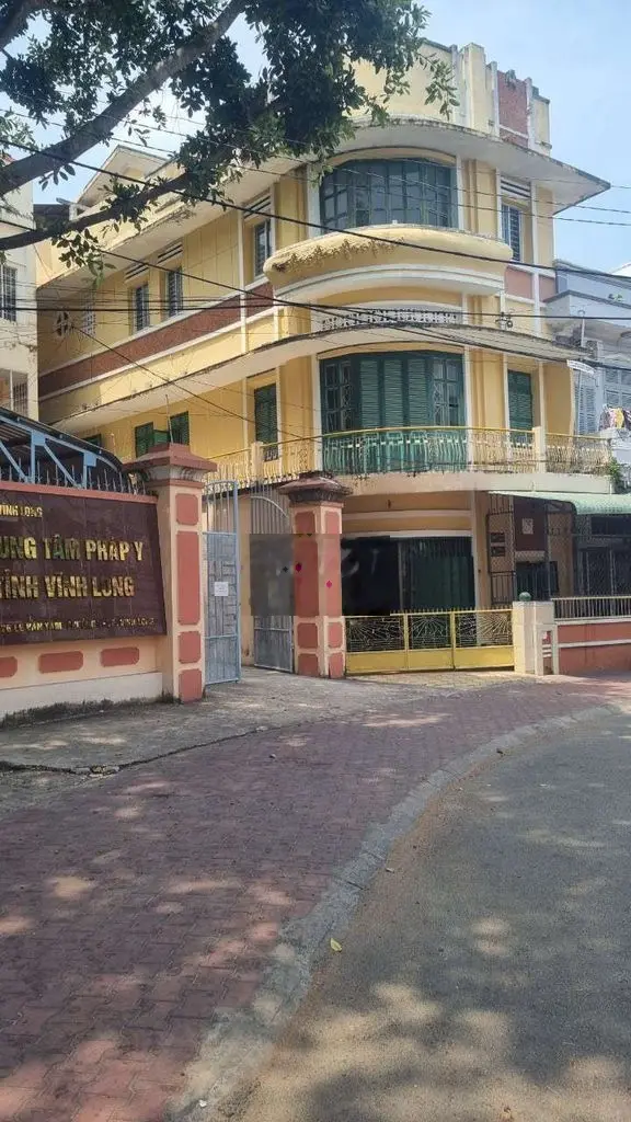 Nhà mặt tiền giá rẻ