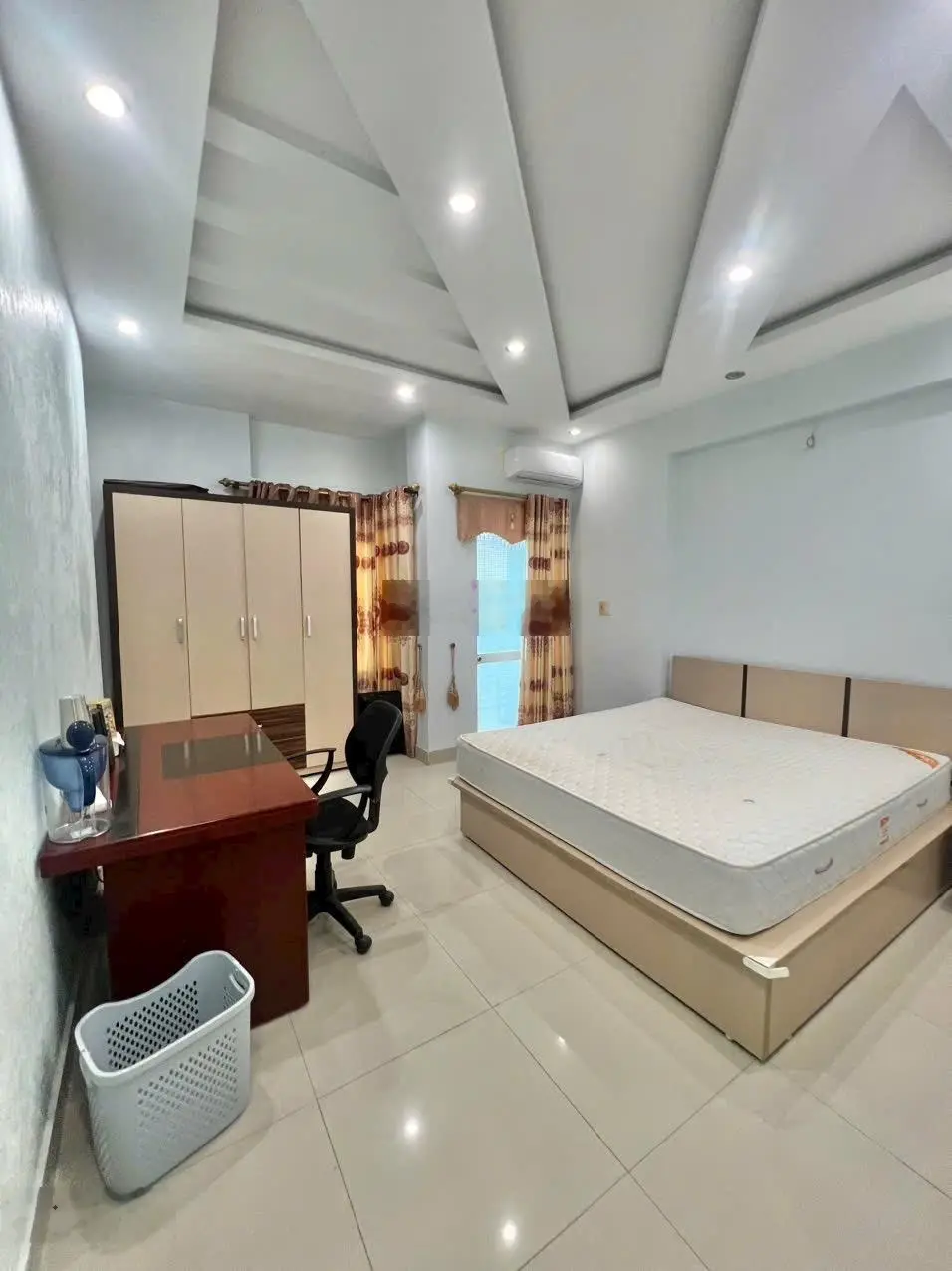 Bán nhà 4 tầng Văn Cao ô tô 7 chỗ vào nhà, 3 ô tô tránh nhau