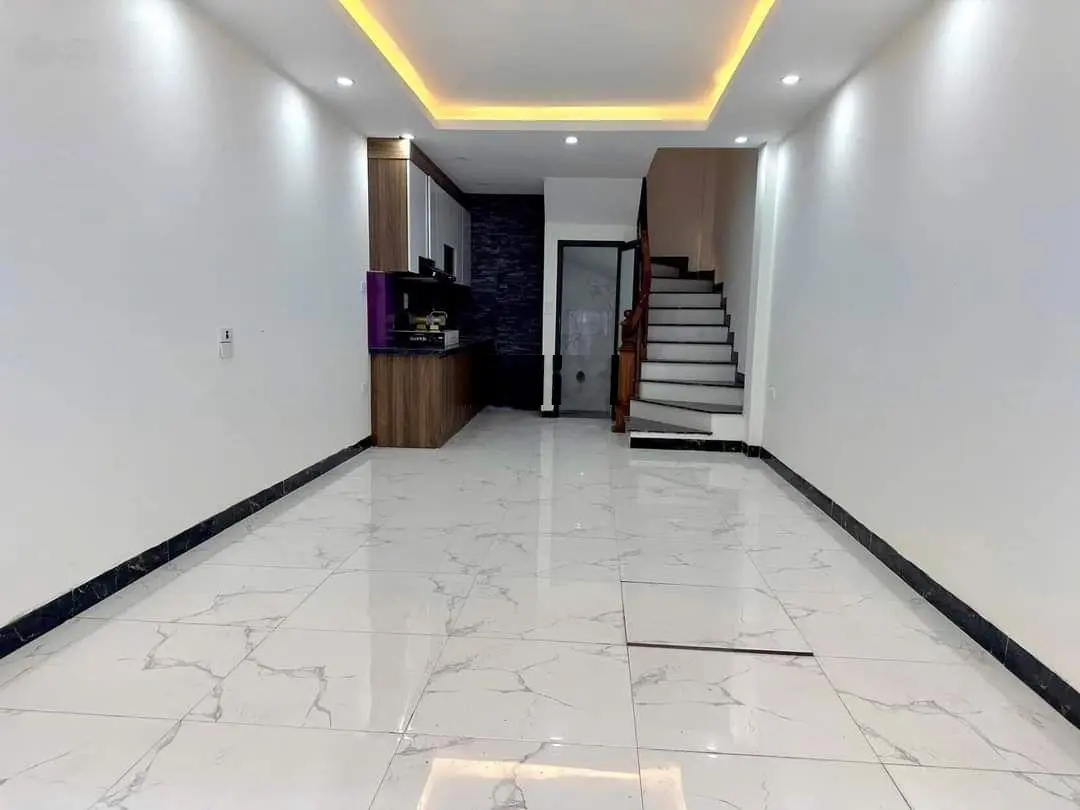 Bán nhà đường Láng Đống Đa - nhà mới - gần phố - 38m2 - 6tầng - MT 3,5m - 7 tỷ nhỉnh