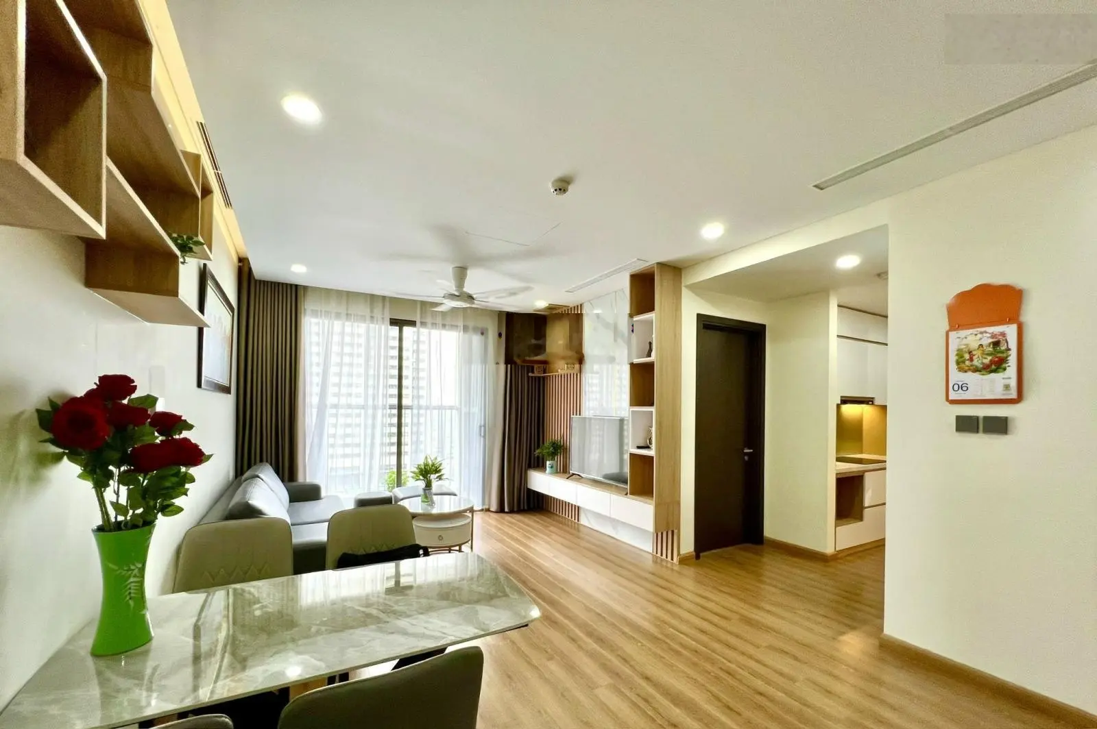 Gia chủ bán căn hộ 70m2 tại Central Field Trung Kính giá 5 tỷ, LH 0336 730 ***