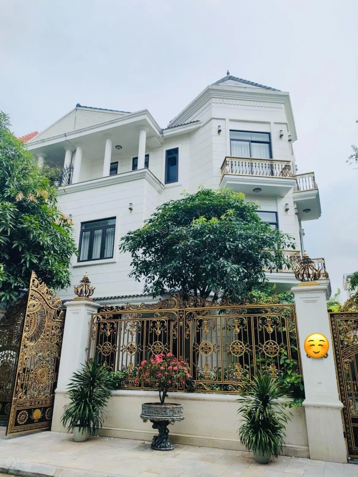 Chủ sang đức bán căn biệt thự cạnh hồ Đền Lừ, 150m2 x 4 tầng mặt tiền 10m quyền lực, bề thế