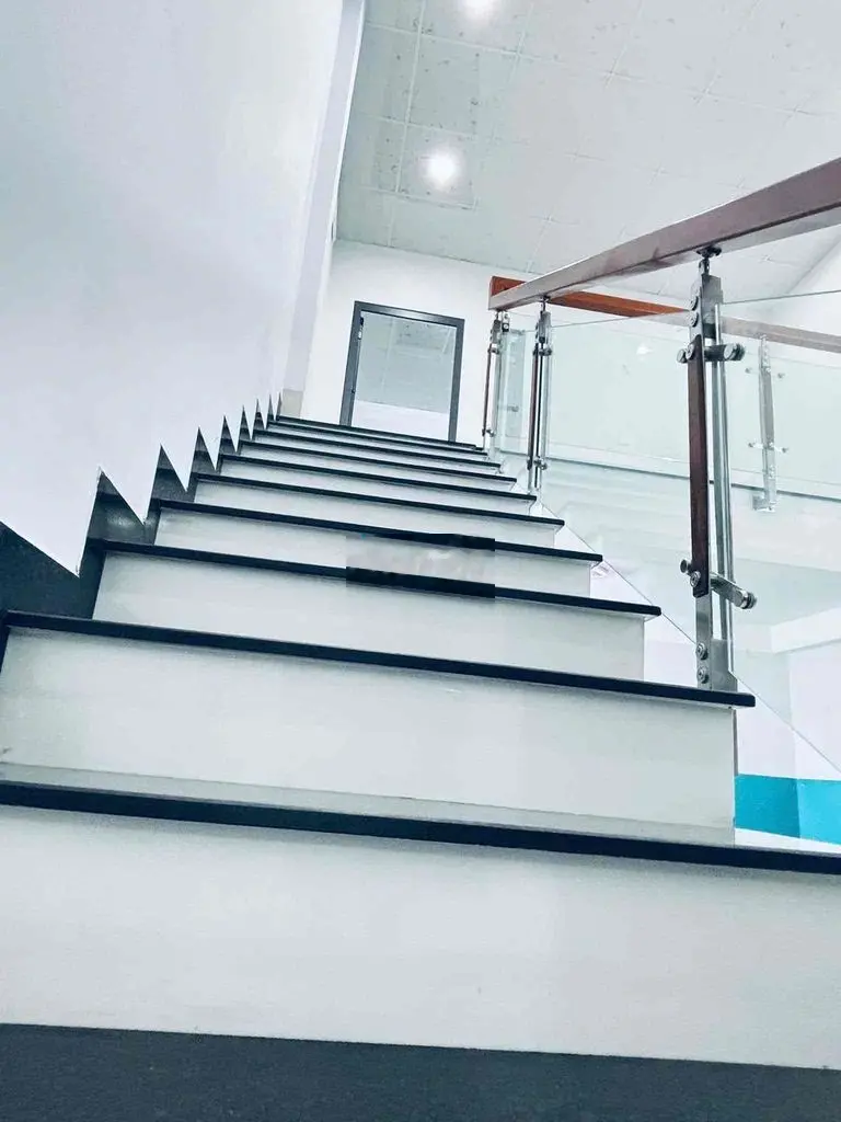 NHÀ MỚI ĐẸP KIỆT TRẦN CAO VÂN CHỈ 2.x TY
