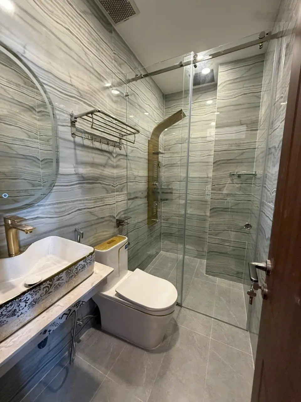 Bán nhà mới đẹp 6 tầng đường 43 Quận 7, nhà có thang máy, đầy đủ nội thất, giá 17,5tỷ thương lượng