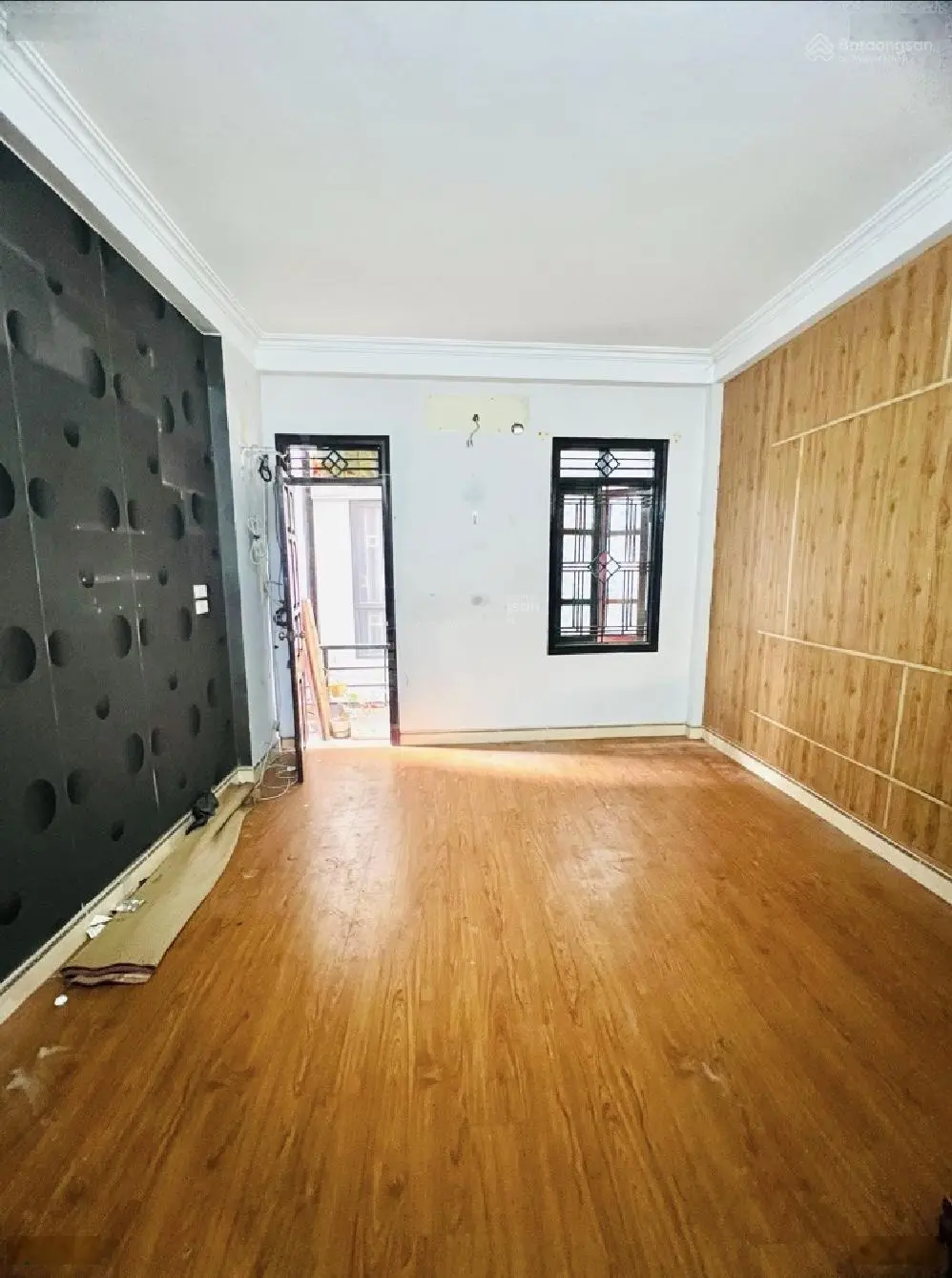 Siêu hót nhà phố Lĩnh Nam - Hoàng Mai, sổ nở hậu. Trước nhà ba gác quay đầu, ngõ nông gần phố