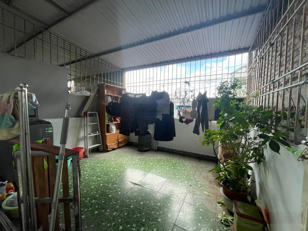 Nhà đẹp ngõ nông Hồ Sen Phố . Giá chỉ 2ty850. LH 0947 800 ***