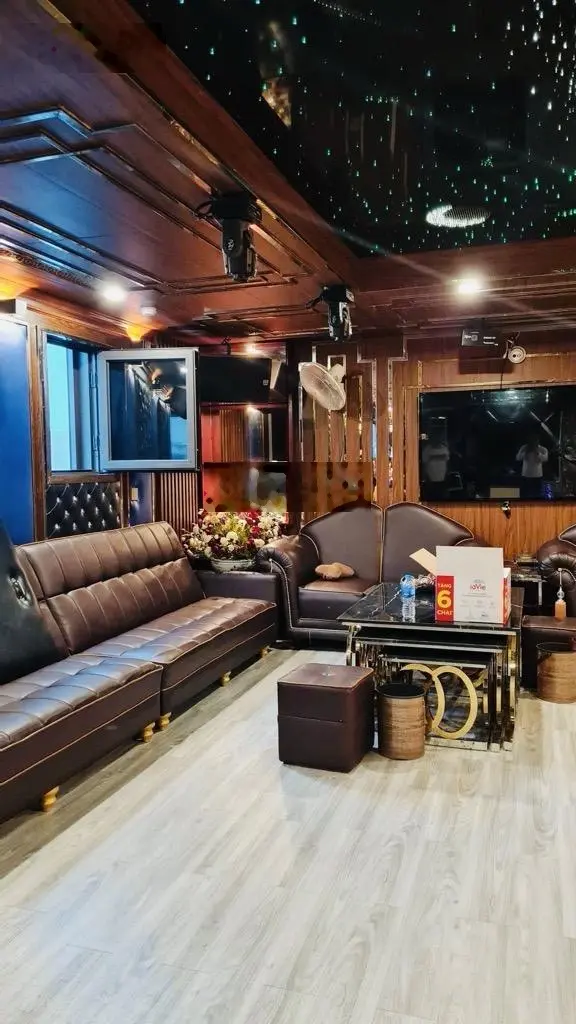 (Mặt tiền 9.9m) mặt phố Phan Văn Trường, Cầu Giấy, 99m2 10 tầng giá 68 tỷ