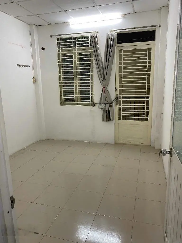 Quận 7 giá cực rẻ, chỉ 2.75 tỷ có nhà 2 tầng 2pn, hẻm thông 5m xe hơi, dt 3.2m x 10m, 31m2, shr