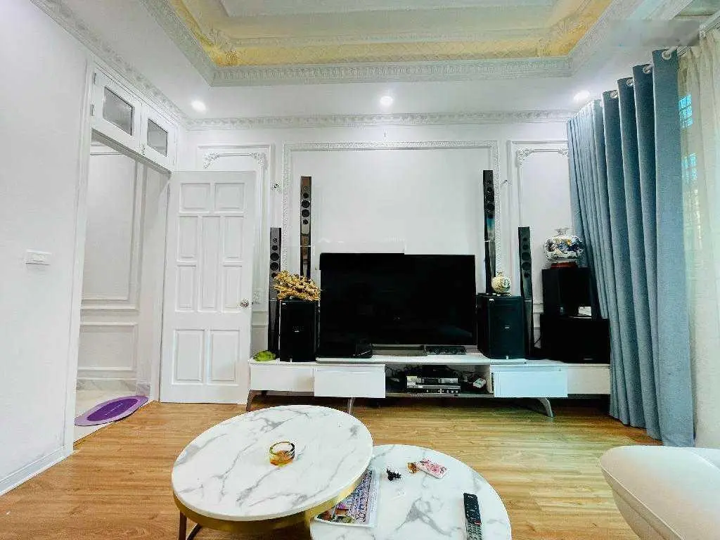 Bán liền kề 60m2 khu đô thị Nam La Khê, tặng toàn bộ nội thất bao gồm cả tivi, tủ lạnh, máy giặt.