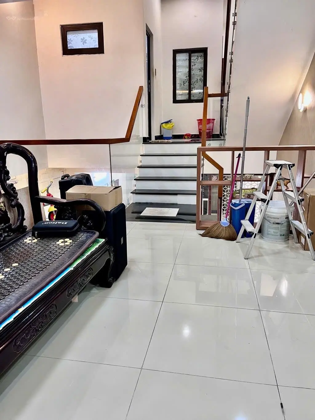 Bán nhà mặt tiền Hồ Xuân Hương dt 135m2 ngang 5m2 xây 3,5 tầng 5pn nội thất hiện đại