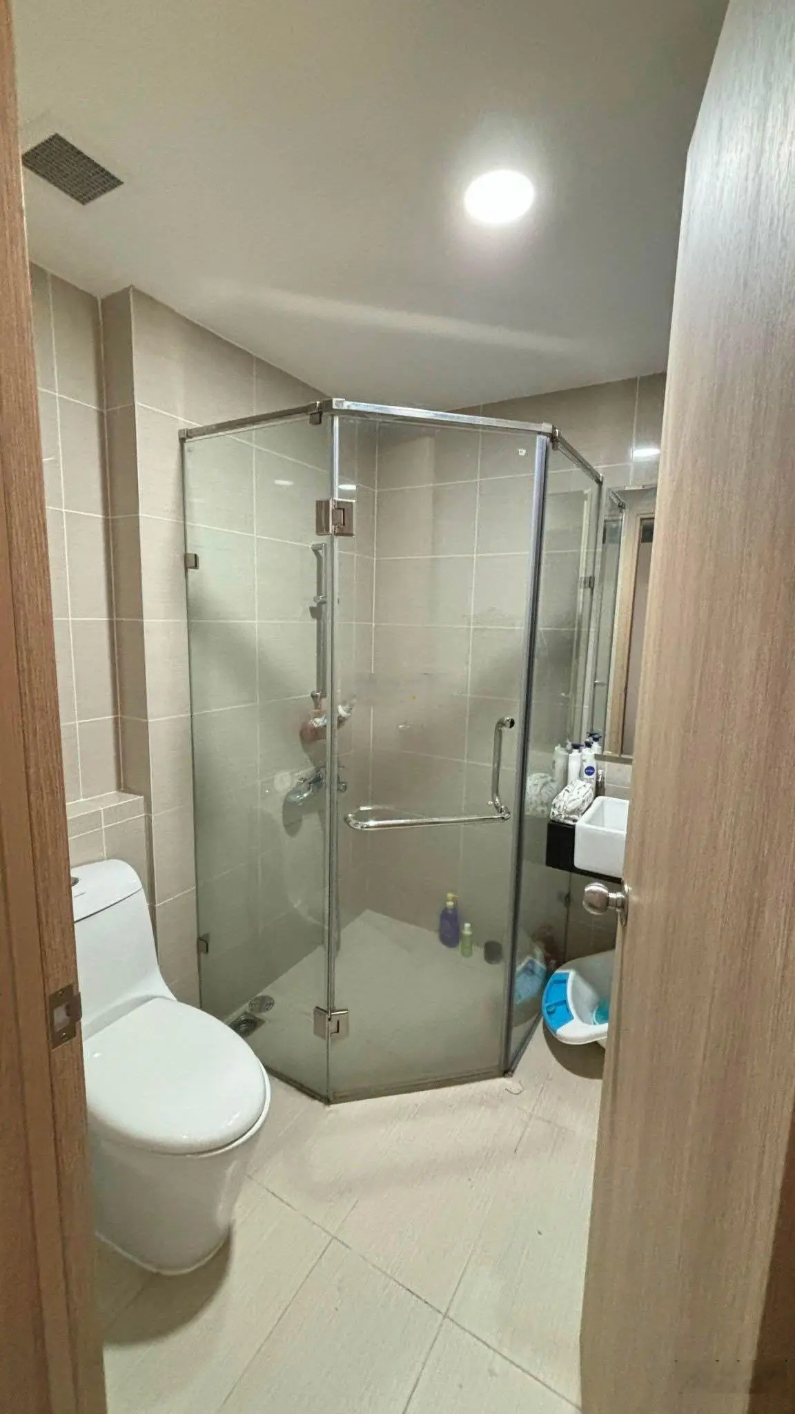 Bán căn hộ Newton Residence, 2PN, 75m2, nội thất, tầng 17, ban công Đông Nam giá: 5 Tỷ 1 TL