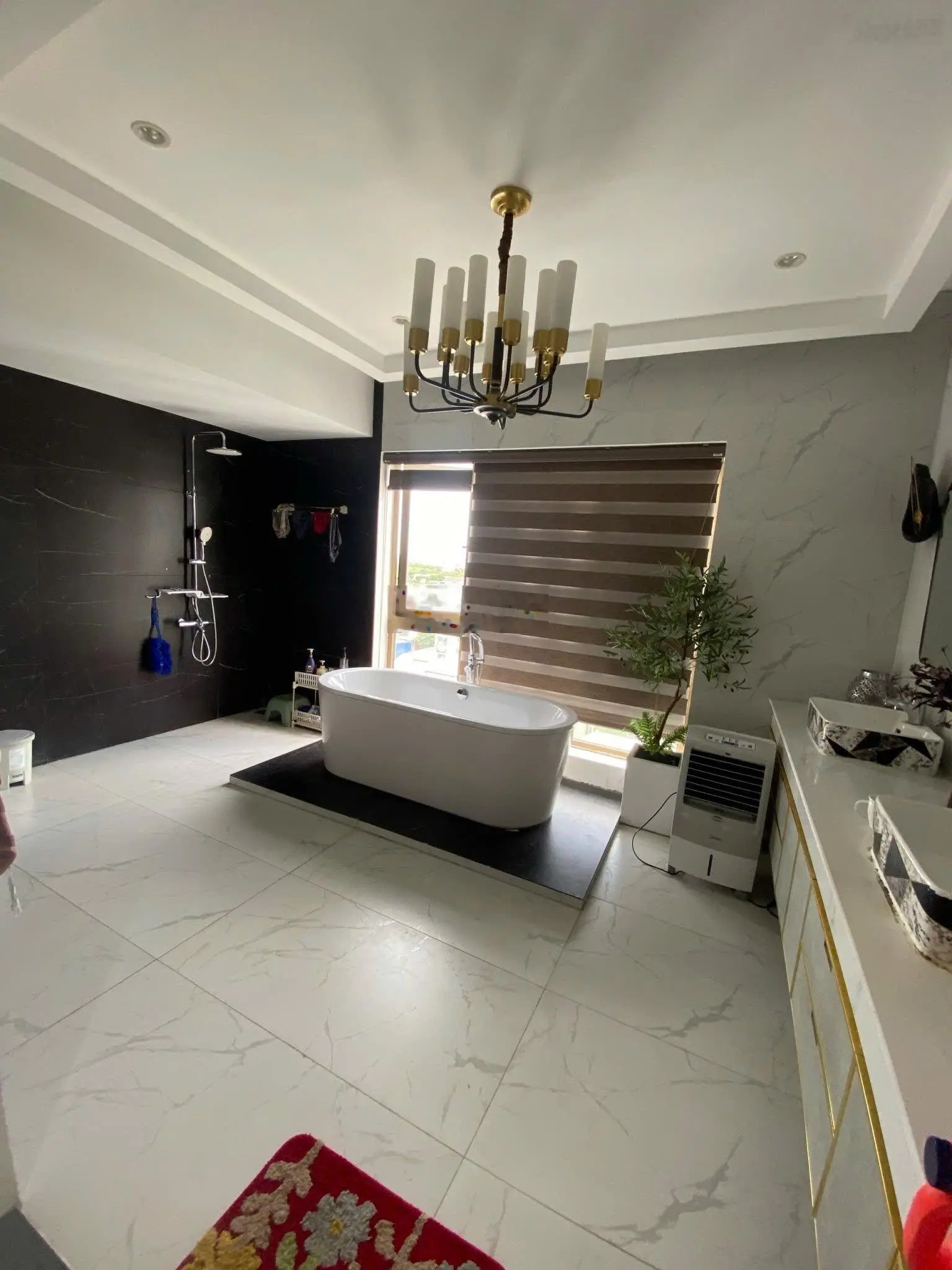 Cần bán căn mặt tiền Nguyễn Lộ Trạch 6 tầng, Hoà Cường Nam, Hải Châu, Đà Nẵng