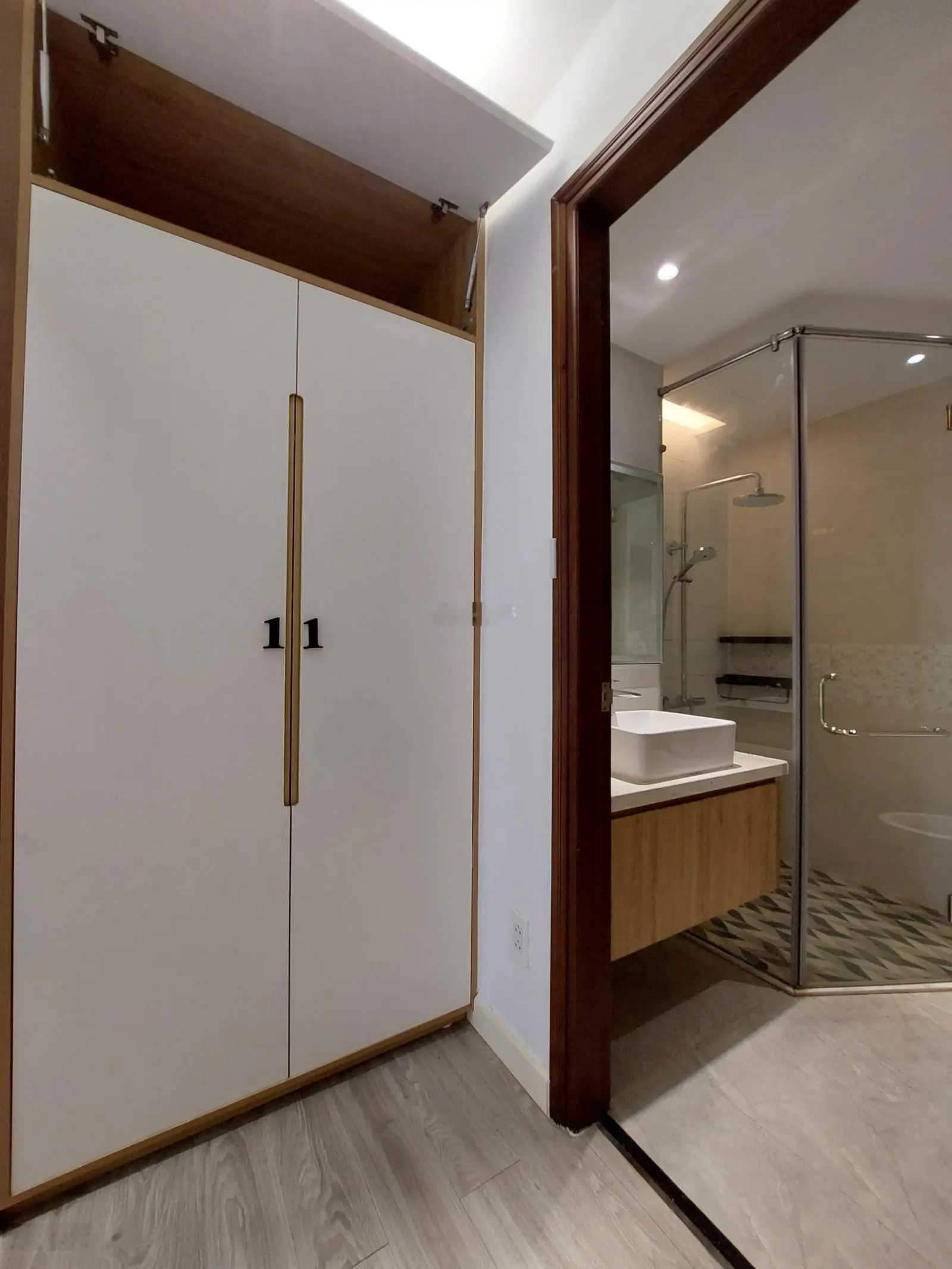 Cần bán gấp căn hộ 3 phòng ngủ, 100m2, 7.050 tỷ, HDMB, hỗ trợ vay ngân hàng - Tòa Orchard Parkview