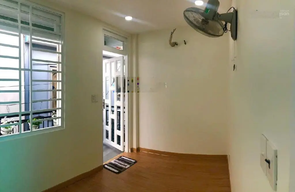 Nhà đẹp chỉ nhỉnh 3 tỷ, ngay ngã tư hàng xanh quận bình thạnh