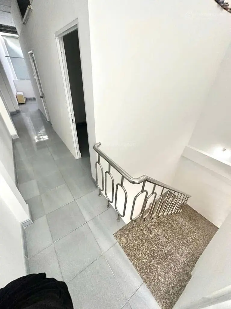 Bán NHANH đường Đoàn Văn Bơ nhà 2 tầng BTCT DT71.1m2 còn Thương Lượng.