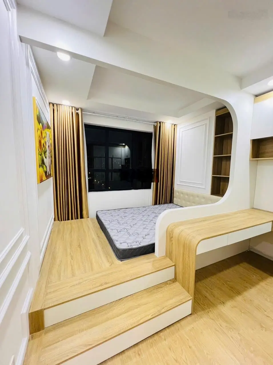 Chính chủ gửi bán căn hoa hậu 4 phòng ngủ, ban công Đông Nam mát mẻ, full nội thất sang- xịn- mịn