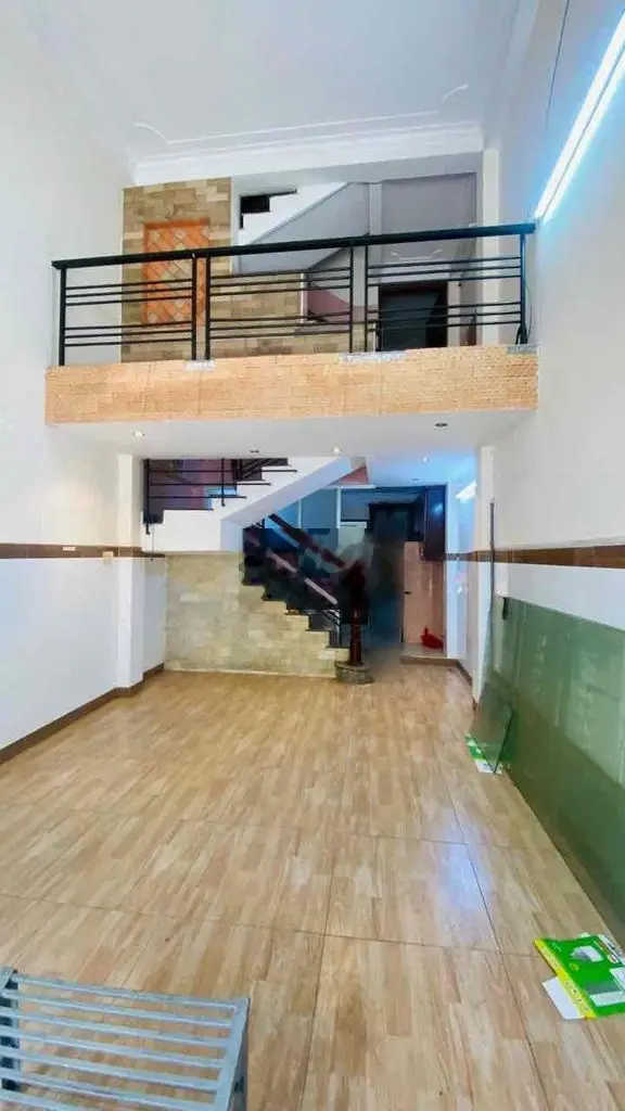 mặt tiền kinh doanh độc lập lửng 2 lầu sân thượng