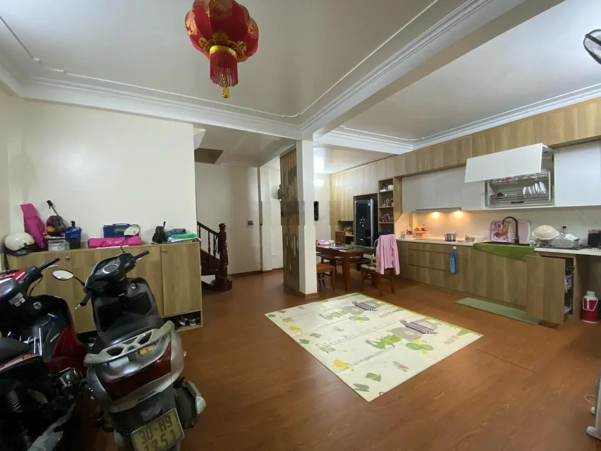 Bán Gấp nhà siêu hiếm Phùng Chí Kiên cầu giấy 45m2 x 4 tầng mặt tiền 7m phân lô ô tô đỗ cửa