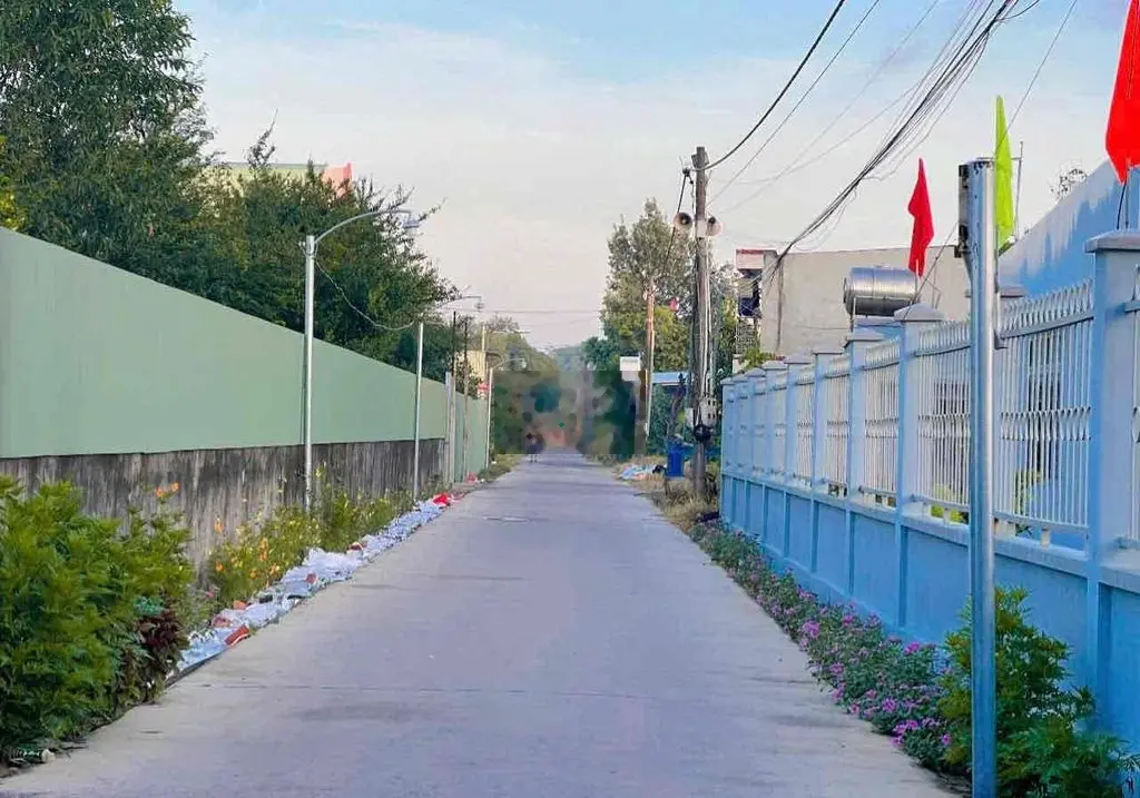 Đất đẹp ấp hoà bình đường pê tông 6m