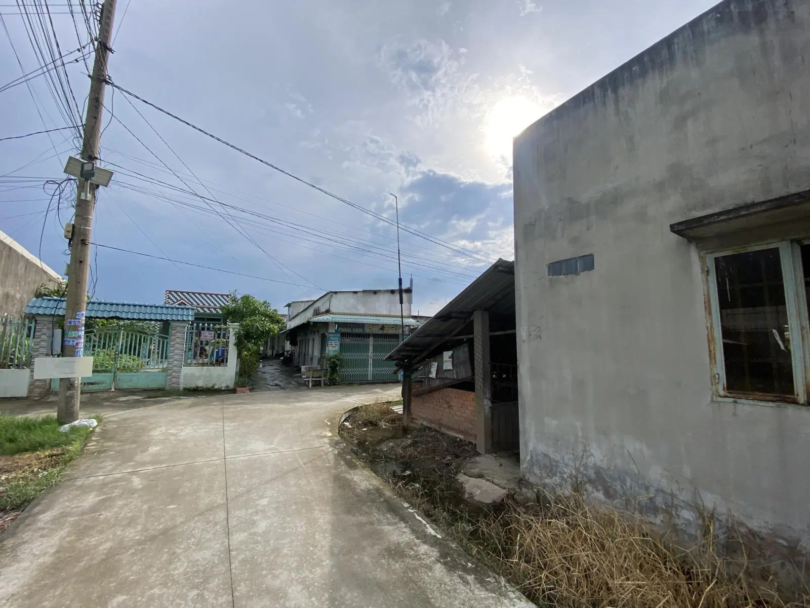 Bán Đất Thổ Cư 100% Sổ Hồng Riêng Đường Bê Tông Ô Tô Gần Ngã 3 Mỹ Hạnh DT : 5*20 Giá Rẻ Đầu Tư