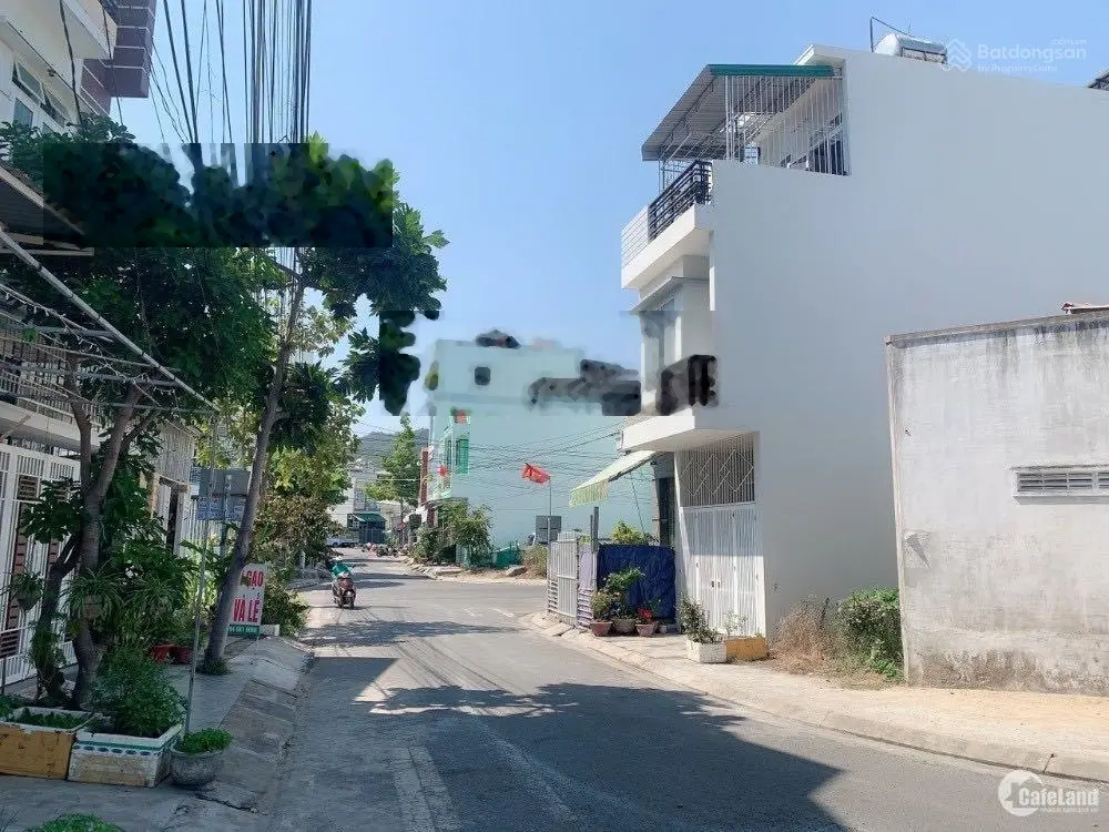Tôi cần bán lô đất tại đường 23/9, thị trấn Hóc Môn. 100m2 LH: 0799 255 ***
