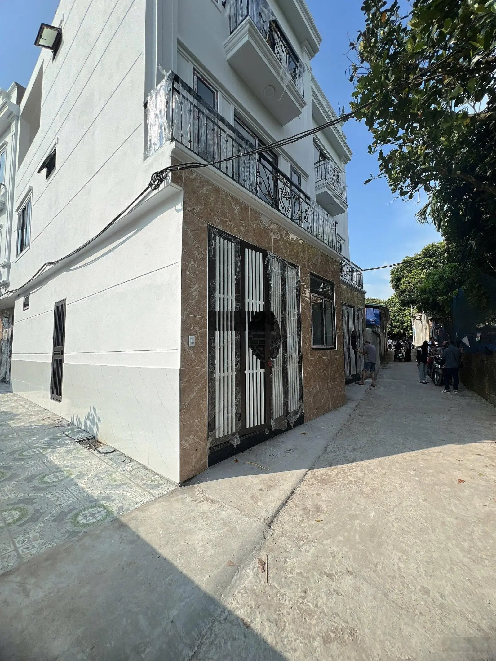 Giá rẻ nhất đại thành. bán căn 3 tầng*40m2. ngõ rộng, có sân riêng.nằm ngay trục đường liên huyện.