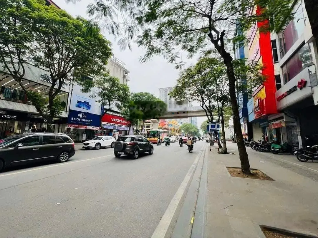 Bán nhà phố Thái Hà 55M2 - MT 5.5M - Vỉa hè - Kinh doanh- Ôtô tránh -Vị trí đẹp - 21 Tỷ