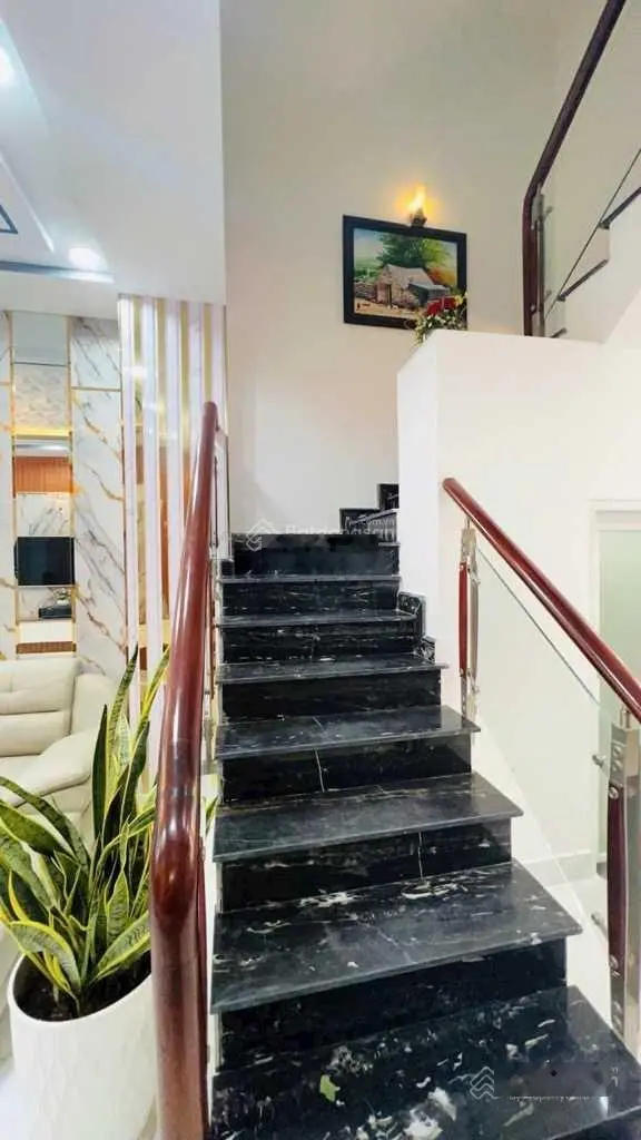 Nhà mới tinh lung linh - Xe hơi ngủ trong nhà - TT Nhà Bè - 4 Tầng - 4PN - 64m2 - Chỉ 6.6 Tỷ