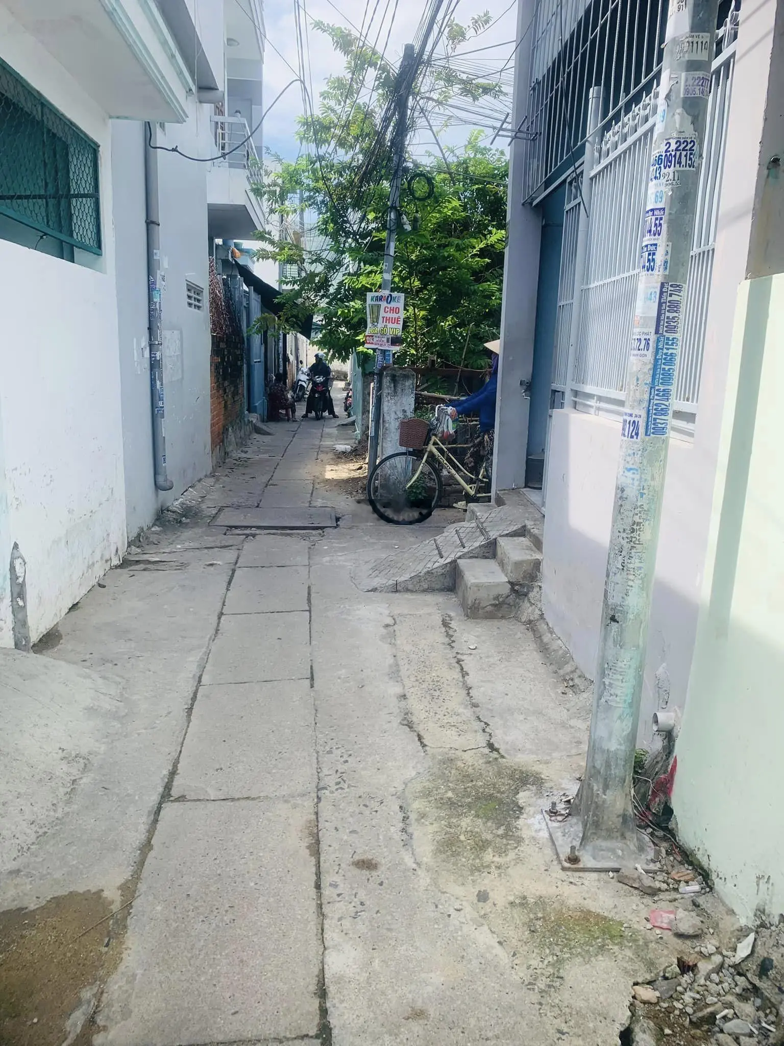 Cần bán gấp lô đất 2 mặt tiền có sẵn 5 phòng trọ.Giá chỉ 2,8 tỷ.LH 0769 519 *** ms An