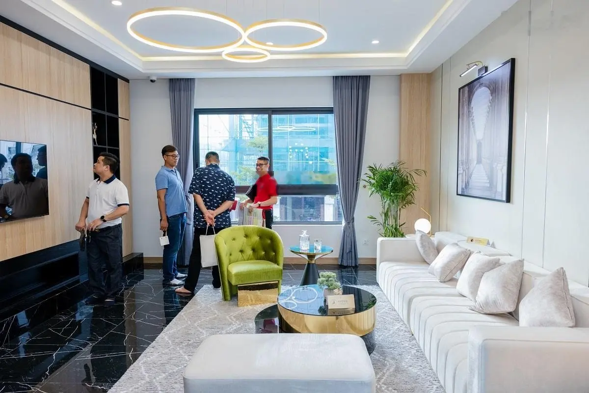 Chỉ với 2.7 tỷ - sở hữu nhà Vinhomes - đang cho thuê 450 triệu/năm đầy đủ tiện ích tại Tp. Móng Cái