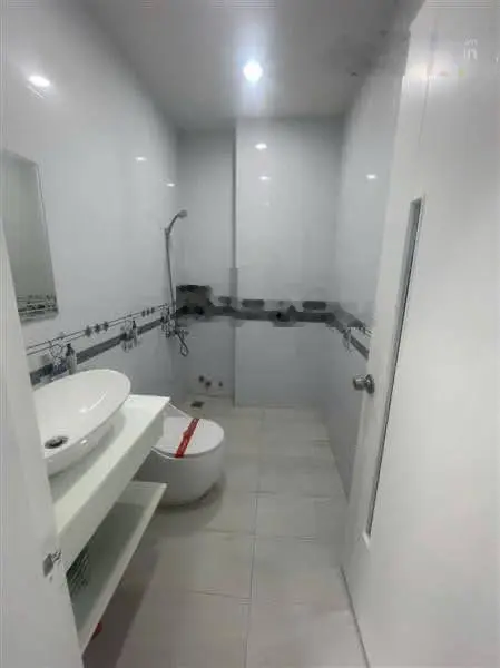 Nhà bán Hoàng Hoa Thám, 48.6m2, hẻm 7m, gần Nguyễn Văn Đậu, 9.x tỷ