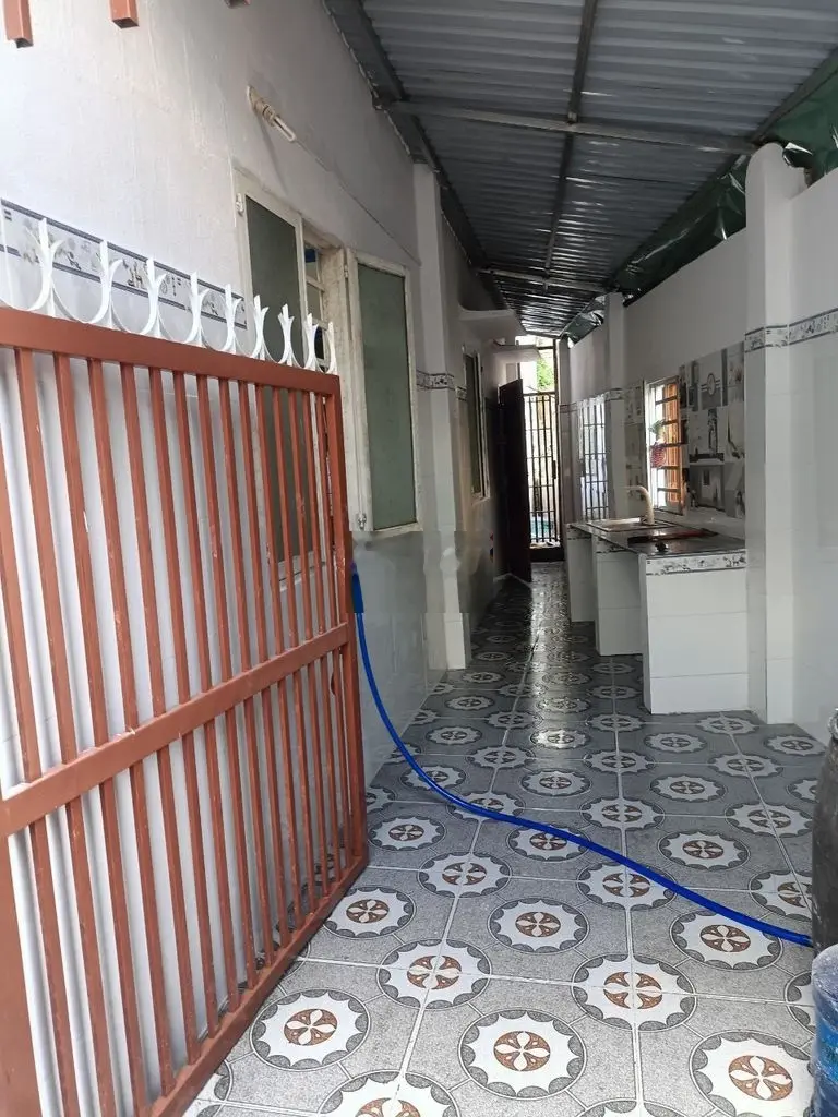 Có chút việc gia đình cần bán căn nhà ở mỹ phước - bến cát, giá 900tr.