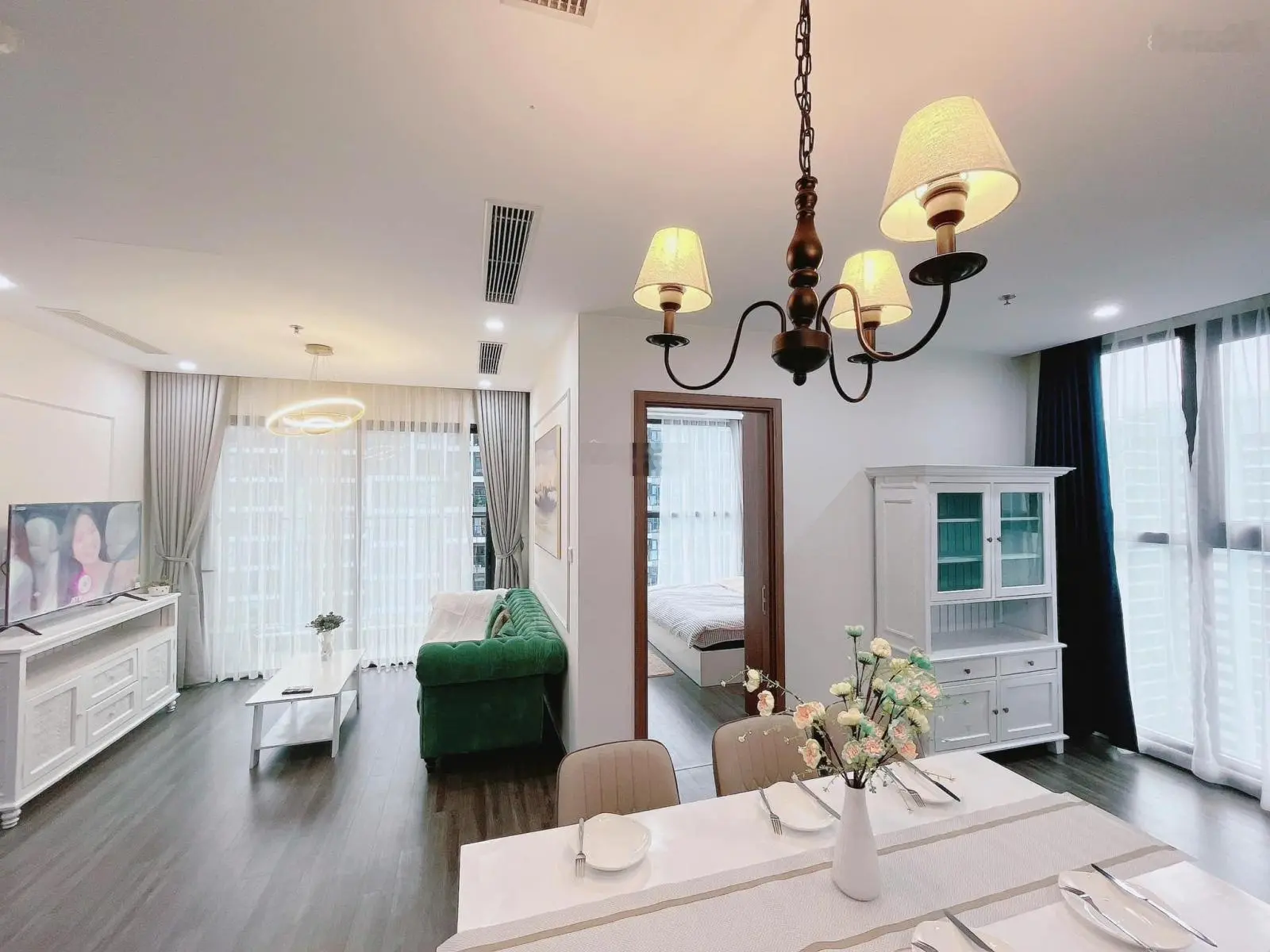 Cần tiền đầu tư dự án mới chủ nhà bán 2N+1 góc The Pavilion 70m2 chỉ với 3,6 tỷ tại Vinhomes OCP