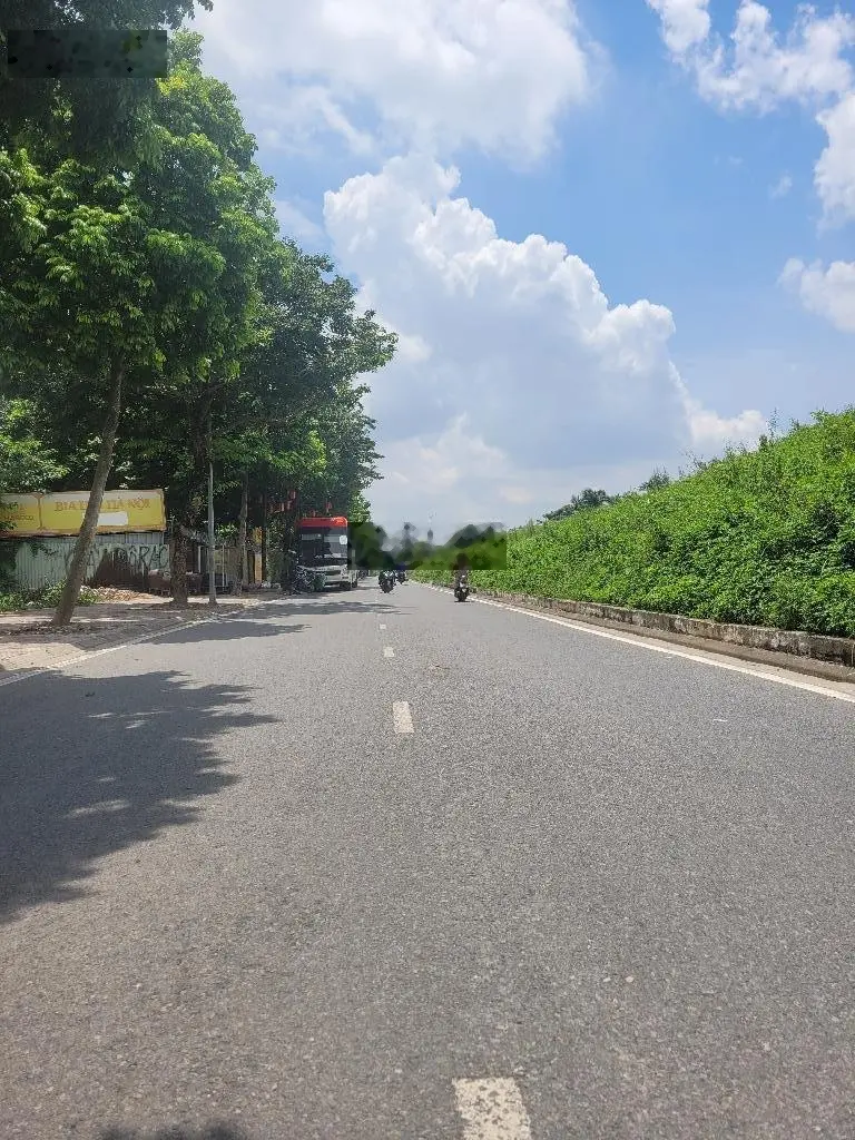 Hàng tuyển yên viên gia lâm - một mặt phố ô tô tránh một mặt ngõ đằng sau - vỉa hè to 26tỷ