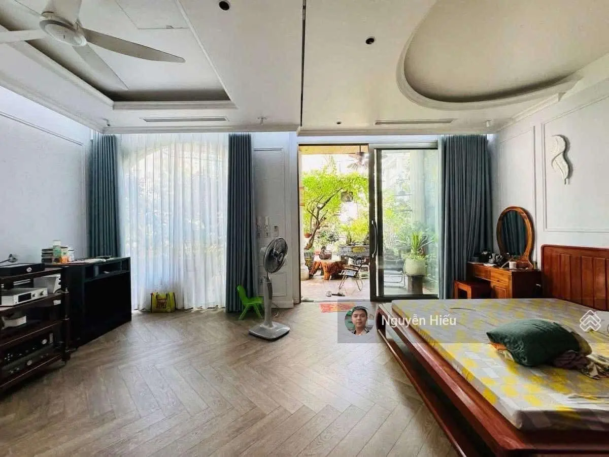 CC bán Nguyễn Văn Huyên 75m2 x MT 8m, Lô Góc, Kinh doanh, MP 10m, Ô tô vào nhà, sổ đẹp, chỉ 24 tỷ
