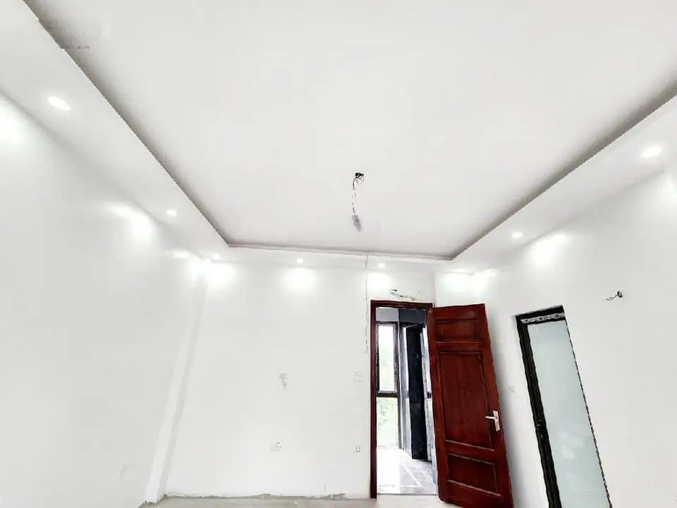 MẶT PHỐ 6 TẦNG THANG MÁY - ĐƯỜNG 4 làn ô tô tránh