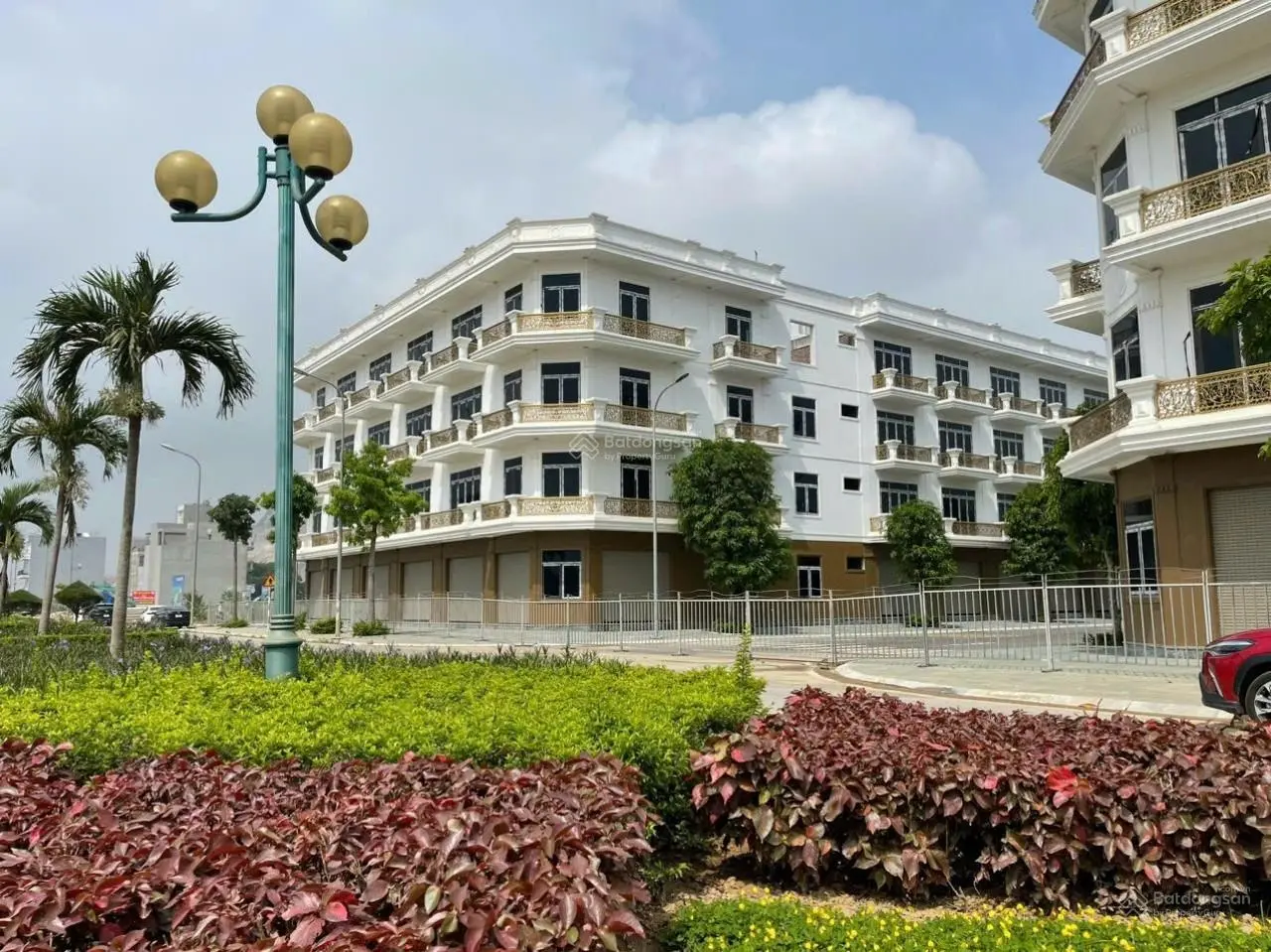 Bán căn đầu ve, mặt đường đôi Đại lộ CSEDP (Trịnh Kiểm) rộng 34m. Cạnh chung cư. Bao sang tên sổ