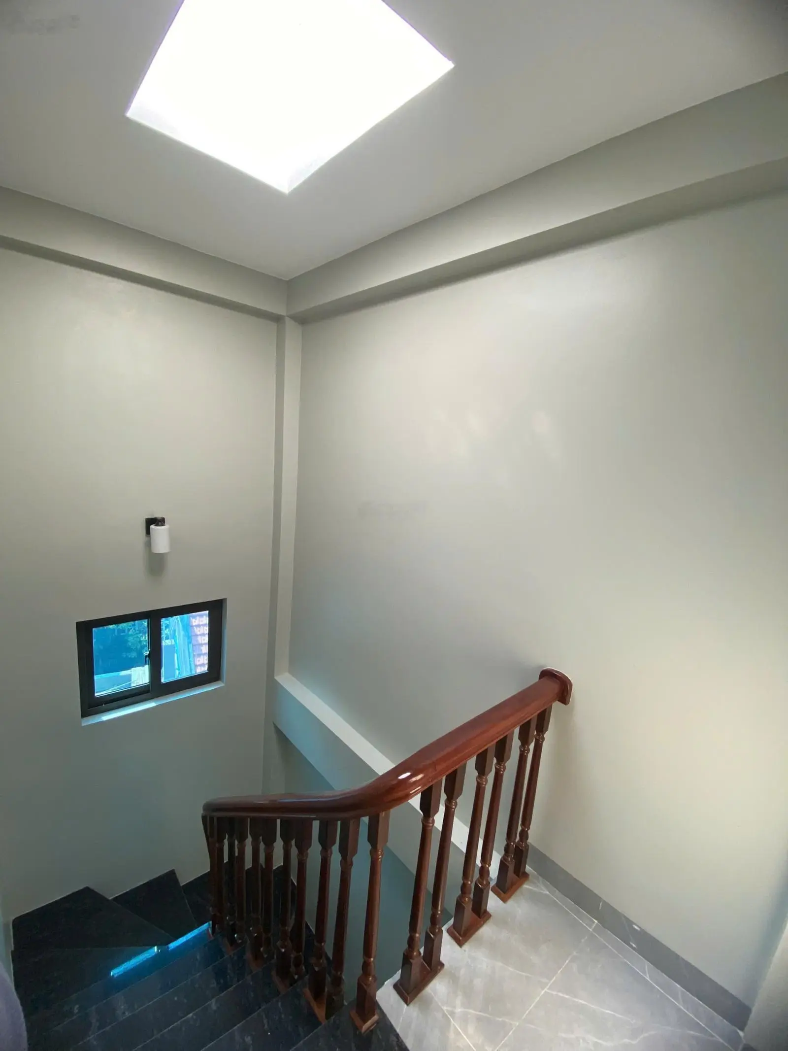 Bán nhà 4T*33m2 lô góc thiết kế cực đẹp. Nội thất sang trọng. Sát KĐT Đô Nghĩa, cách Yên Nghĩa 500m