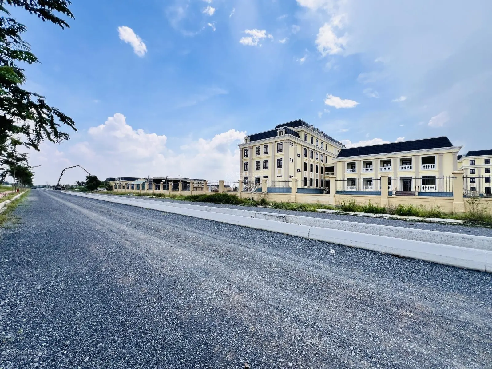 Chính chủ gửi bán lô đất MT ĐS1 lộ giới 20m, sát bên trung tâm hành chính Thủ Thừa