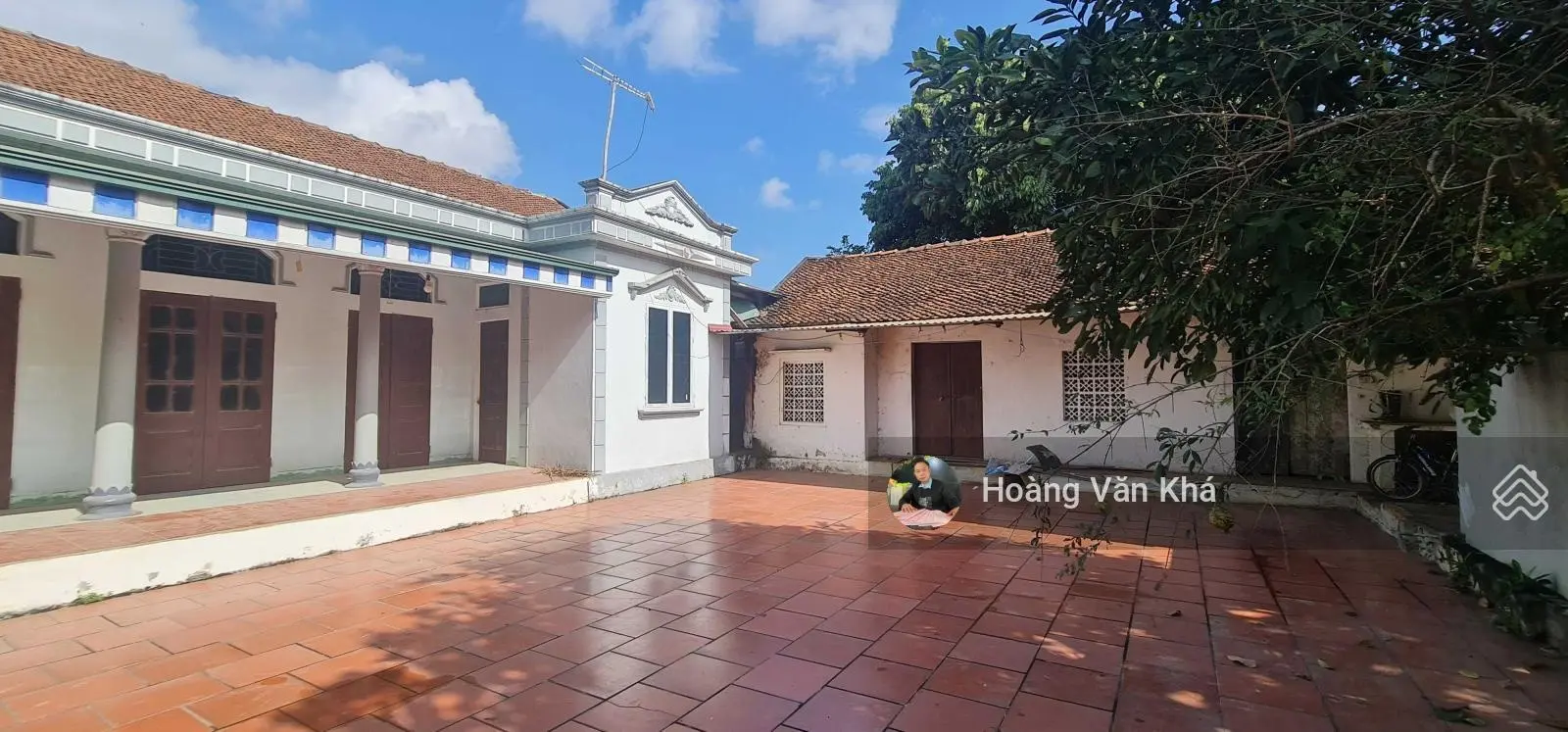 Bán nhà đất sẵn khuôn viên chỉ việc ở 682 m2 có 200 m2 thổ cư giá 7tr / 1m2