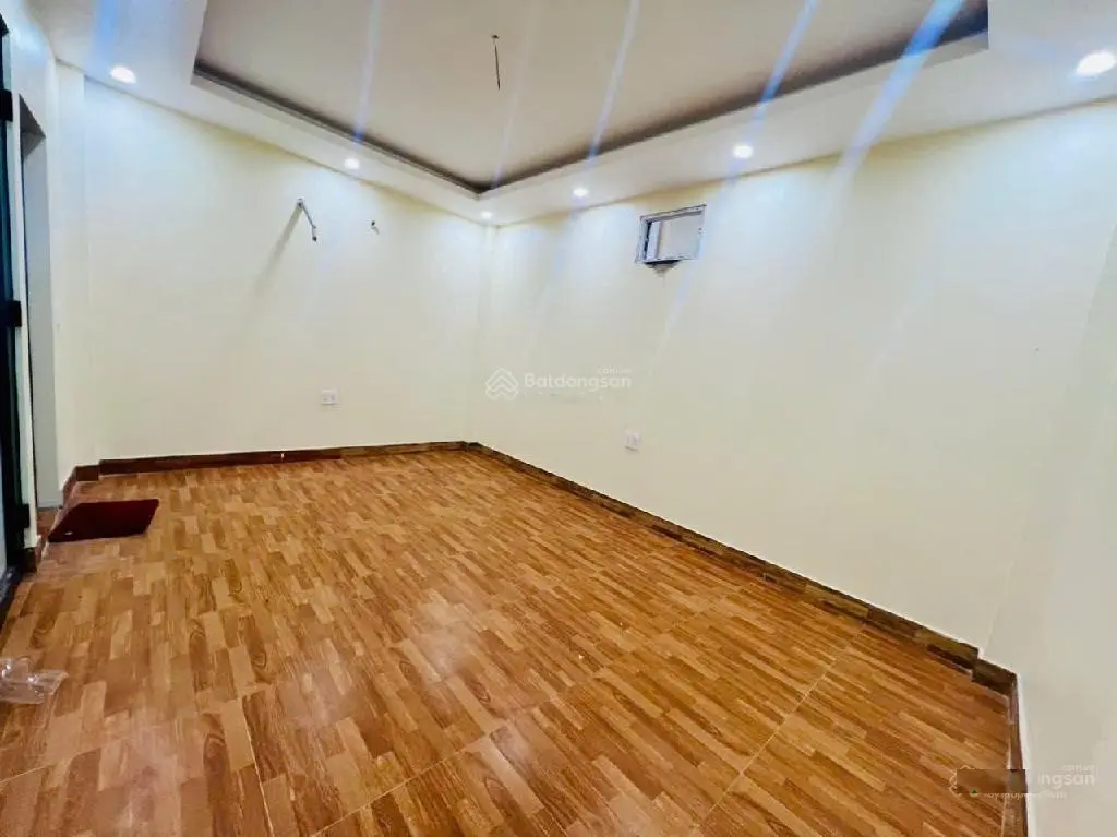 Bán nhà gần AEON Long Biên. 5 tầng 55m ô tô tránh sát nhà,ngõ thông, nhà mới đẹp . 5,25 tỷ