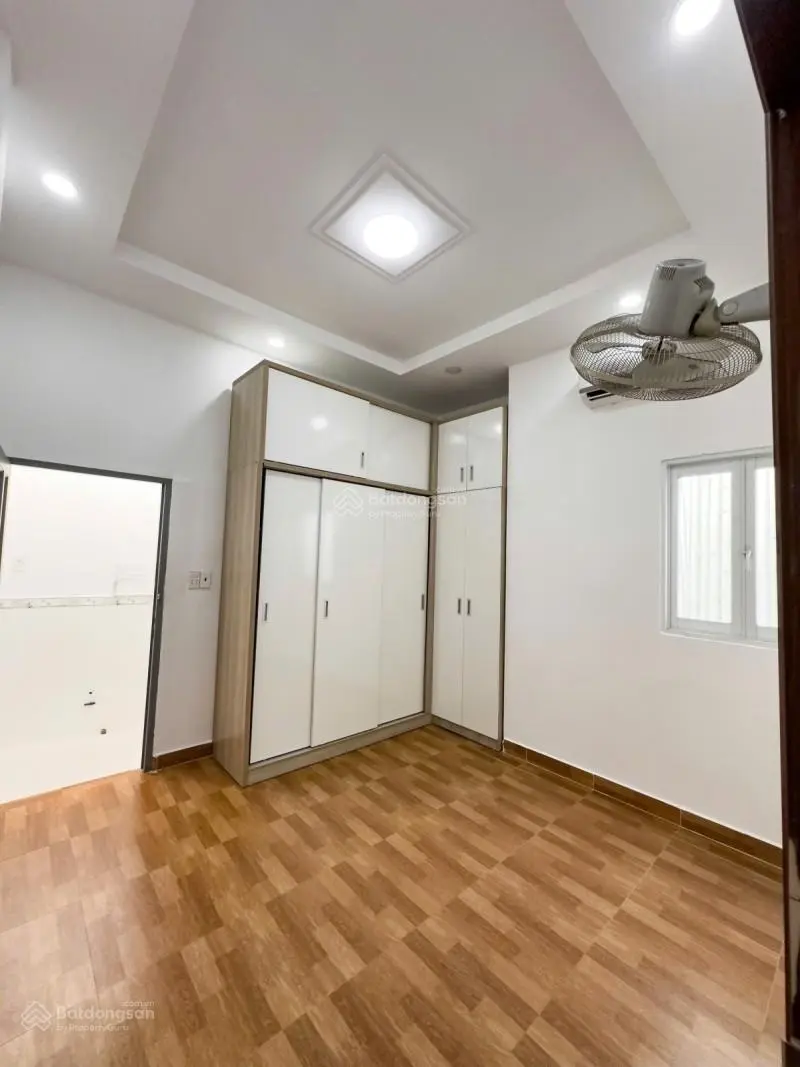 Bán nhà Hoàng Hoa Thám - Hẻm 3.5m thông - SD 128m2 - 240/Y