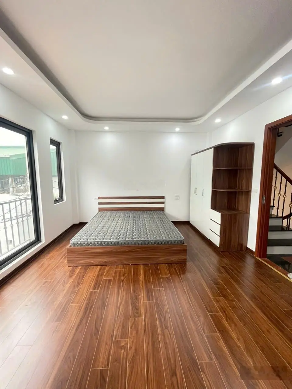 Cần gấp bán biệt thự mi ni chỉ nhỉnh 6đ tại TT Thanh Trì. Gần 100m * 4T full công năng.