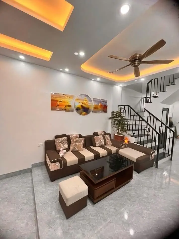 Lô góc phố Vũ Thạnh, gần ô tô, ngõ nông sát mặt phố, dt 42m2 * 4 tầng, mt 3.7m