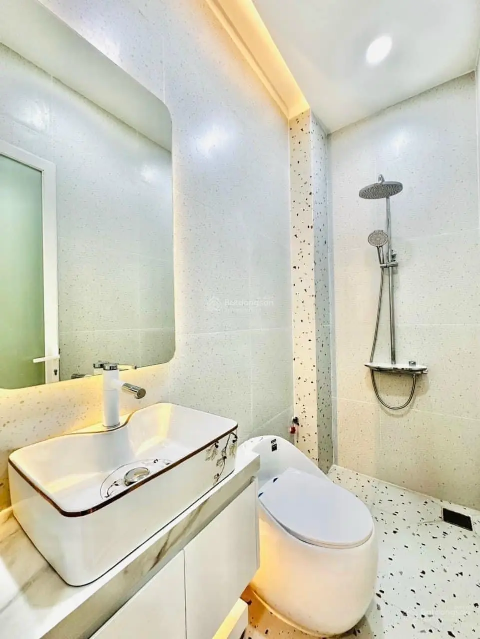 Hàng hiếm ngang 5m 4 tầng full nội thất 5x15.5m cách 30m ra Phạm Văn Chiêu P9 Gò Vấp