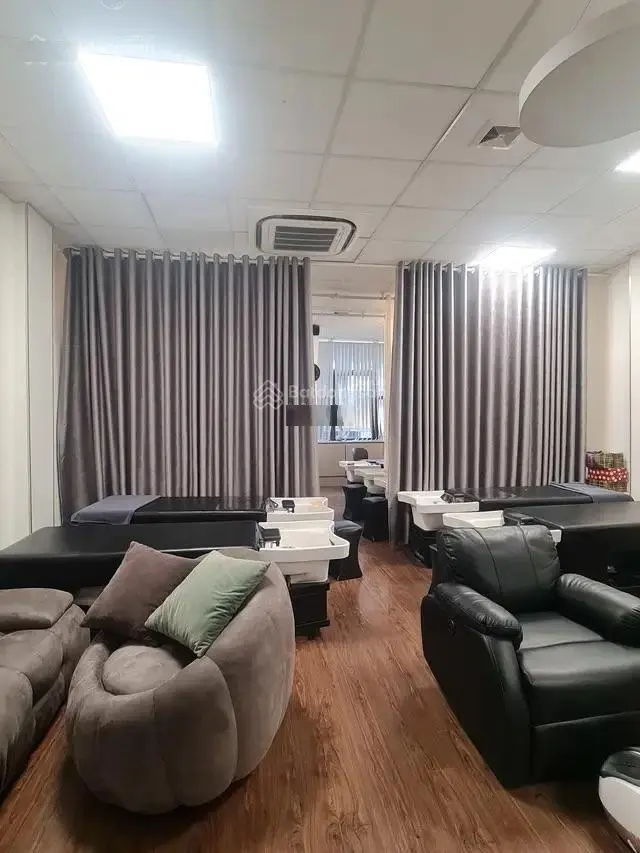 Duy nhất building mặt phố hoàng cầu- lõi đống đa - 8 tầng- mtkhủng 10.1m - dt 216.1m2